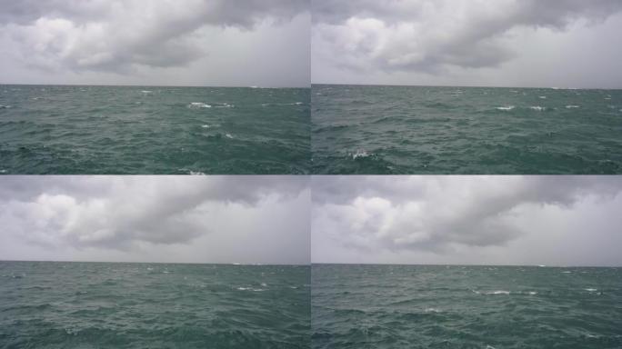 甲米热带海域的强波暴雨