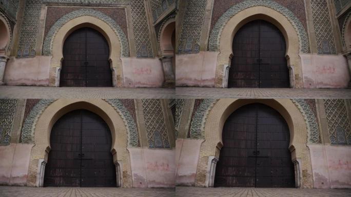 摩洛哥梅克内斯清真寺的拱门入口