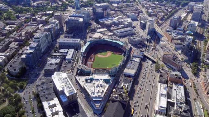 红袜队的传奇故乡芬威球场和马萨诸塞州波士顿市-空中视差