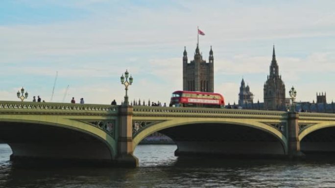 泰晤士河和英国国会大厦，一个受欢迎的建筑和旅游景点，以及在英国伦敦参观的地方