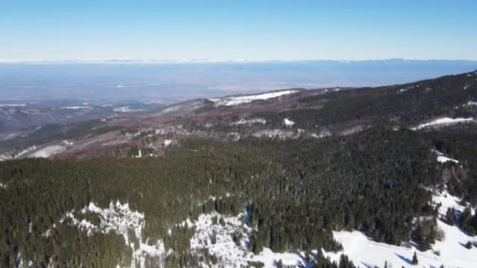 保加利亚奥菲利特地区维托沙山的冬季鸟瞰图