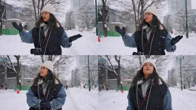 下雪时在札幌散步的女人