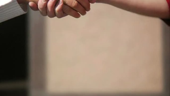 握手特写