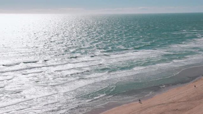 科尔特斯海海岸线风景优美的凸起景观