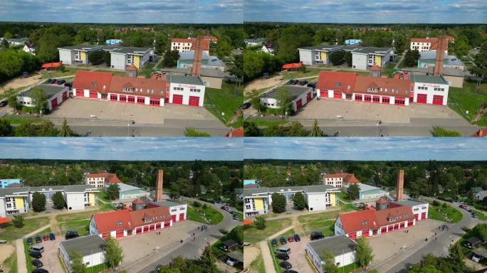 速度斜坡过度运动延时
平静的鸟瞰图飞行全景弯曲无人机
夏季2022年8月在德国勃兰登堡的一个消防部门