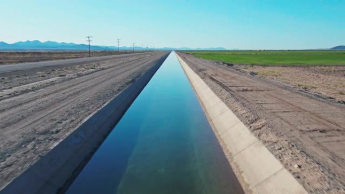 亚利桑那州尤马附近的运河灌溉农田