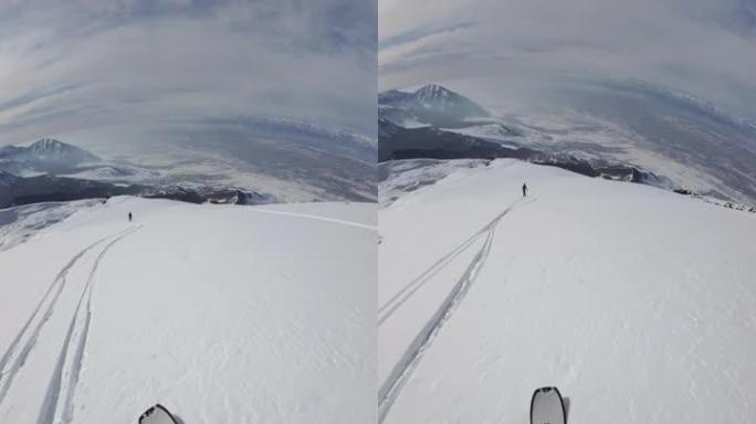 POV第一人称视角，在中亚山峰上的粉末雪上滑雪