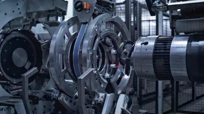 汽车厂用橡胶带旋转的机器人轮胎制造设备