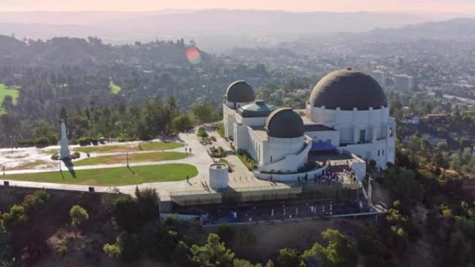 俯瞰加利福尼亚州洛杉矶的空中格里菲斯天文台