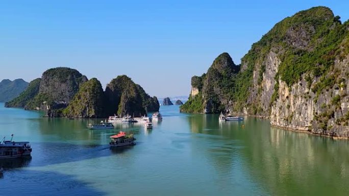 越南下龙湾的美丽景色。野生自然原生态海景。亚洲的越南。最佳旅游景点。