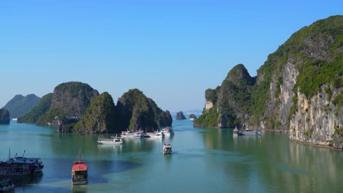 越南下龙湾的美丽景色。野生自然原生态海景。亚洲的越南。最佳旅游景点。