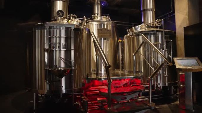 用麦芽和啤酒花酿造啤酒的铁罐。发酵过程