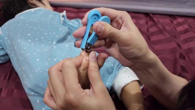 婴儿指甲切割-4k镜头。