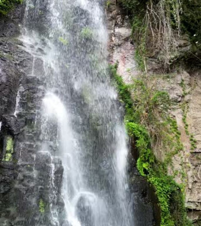 圣弗朗西斯科·德·保拉市的瀑布