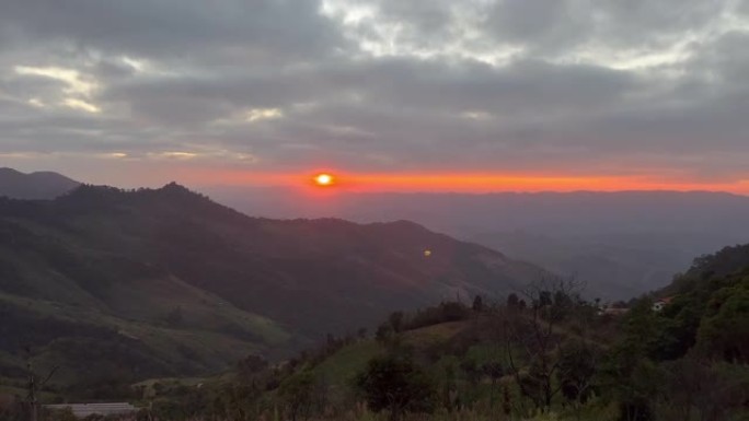 山景日落美丽山间自然风光