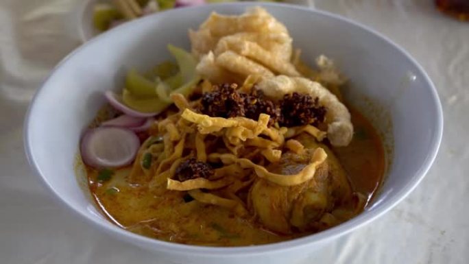 Khao Soi Kai或Khao Soi Gai