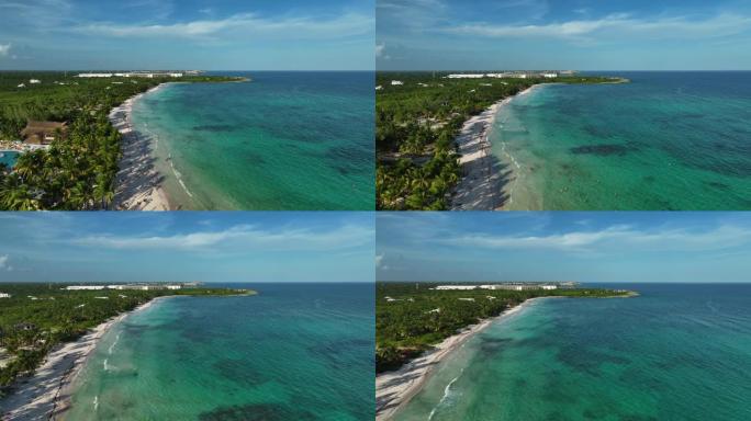 墨西哥阳光明媚的Xpu Ha的海滩和浅绿松石水的鸟瞰图