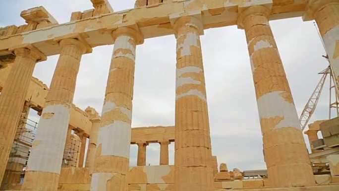 雅典帕台农神庙巨大的大理石圆柱，古典希腊