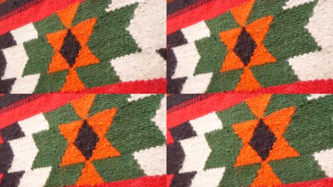 骆驼毛制成的传统柏柏尔地毯上的装饰品特写