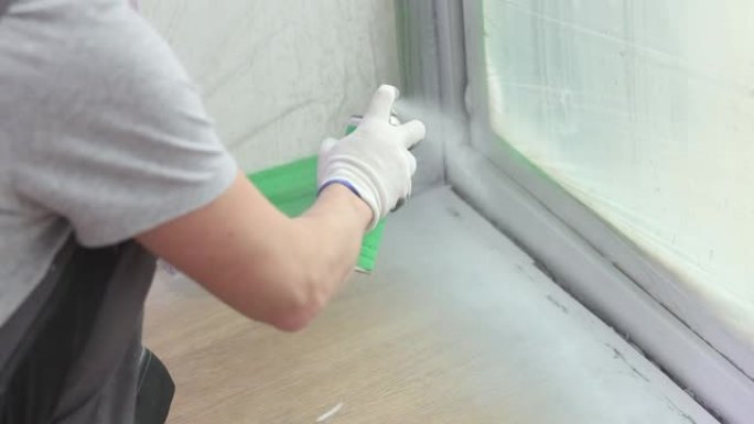 Builder用白色喷漆绘制窗户层