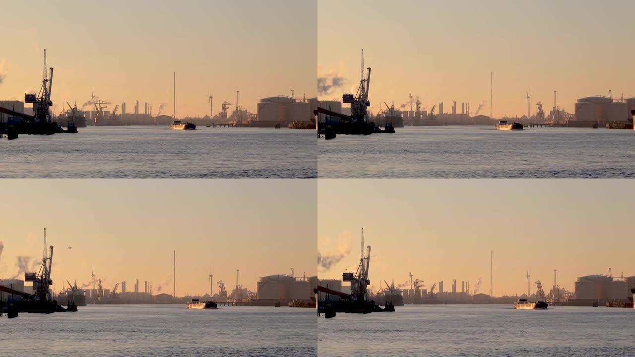 日落时的鹿特丹港