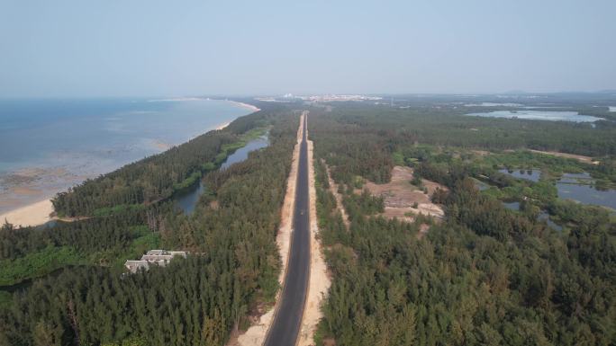 海南环岛旅游公路经过昌江海尾湿地公园