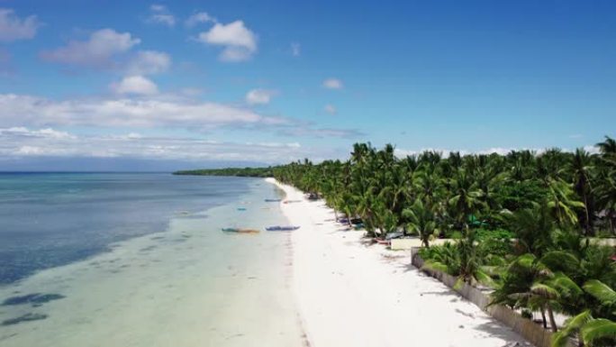 菲律宾锡基霍尔岛的海滩和清澈的海水