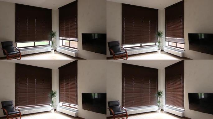 木制百叶窗在内部的大窗户上关闭。