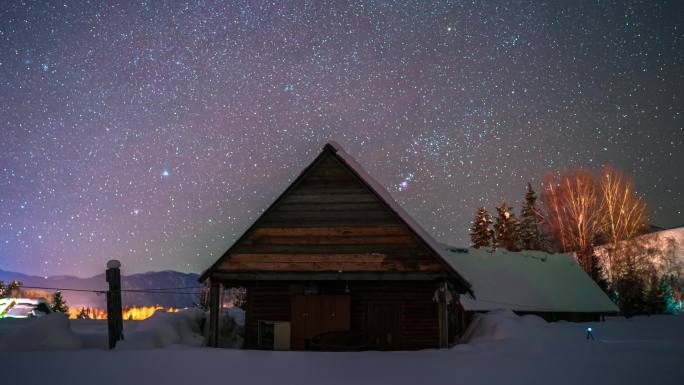 新疆禾木风景区冬季星空