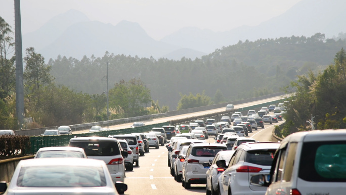 4K高速路堵车