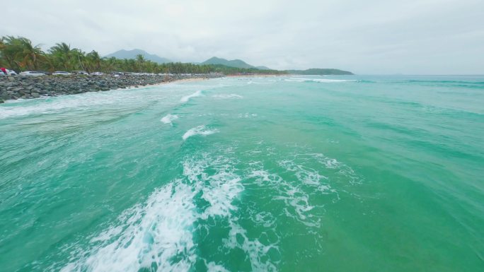 海南万宁日月湾海上冲浪冲浪板沙滩航拍