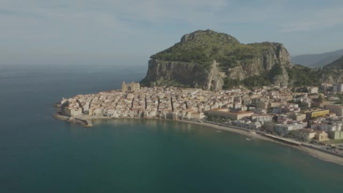 意大利西西里岛的头孢卢鸟瞰图。