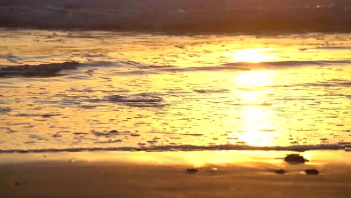 日落时来波的风景潮汐潮水黄昏夕阳落日