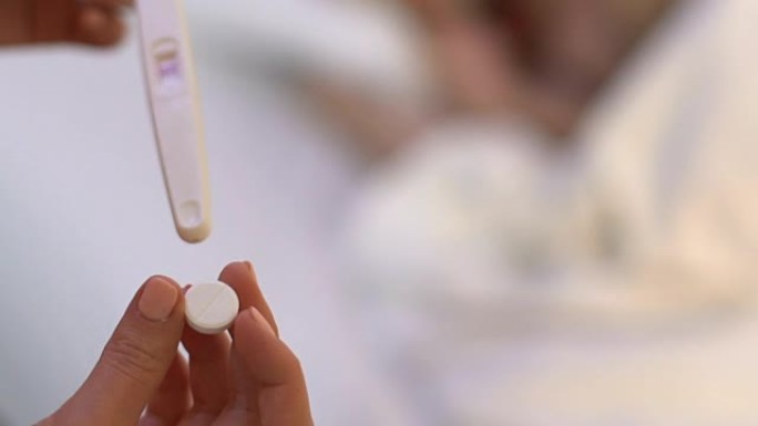 女性手部妊娠试验阳性，服用堕胎药的女性
