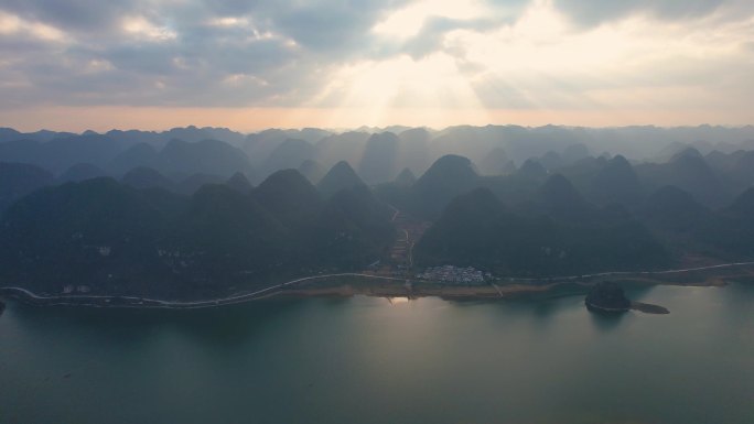 广西靖西渠洋湖自然风光喀斯特夕阳山水航拍