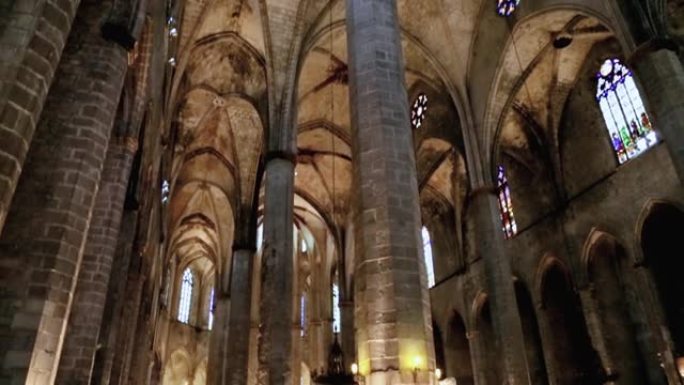 西班牙加泰罗尼亚巴塞罗那大教堂的景色