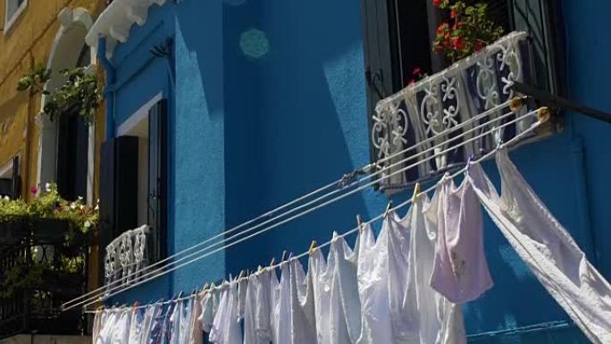 意大利户外悬挂的洗衣房，布拉诺岛上的普通生活，传统