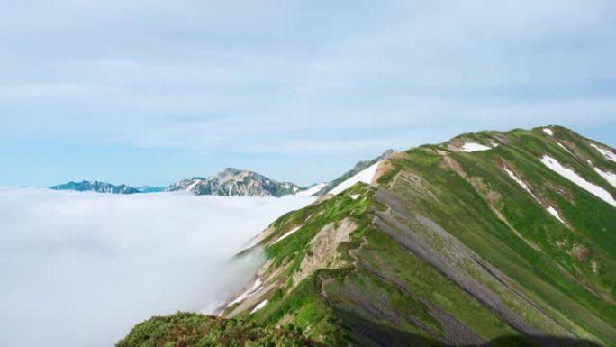 日本阿尔卑斯山korenge和云海 (时间流逝)