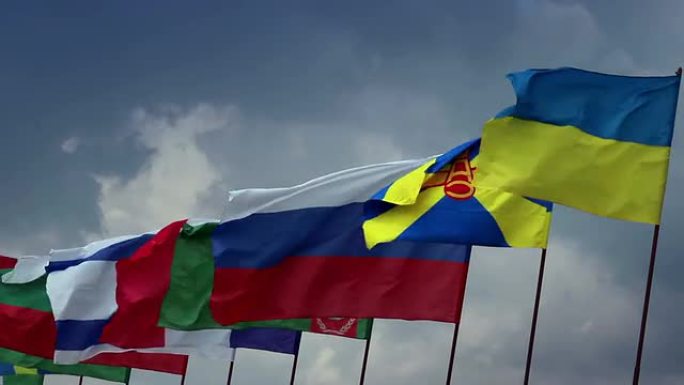 许多国家在旗杆上悬挂国旗。乌克兰,俄罗斯,土库曼人。联盟、政治