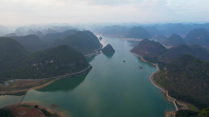 广西靖西渠洋湖自然风光喀斯特地貌山水航拍
