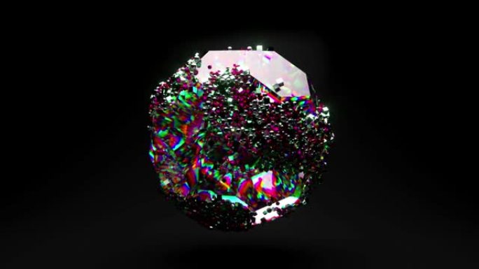 一颗巨大的钻石在黑色背景上旋转。珍贵的小颗粒在石头表面随机移动。