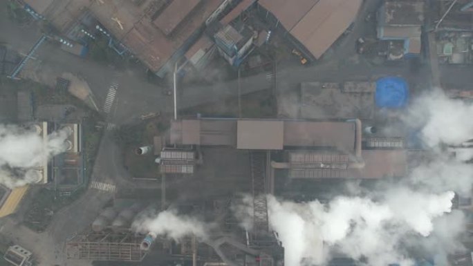 制造空气污染工厂的空中平移视图