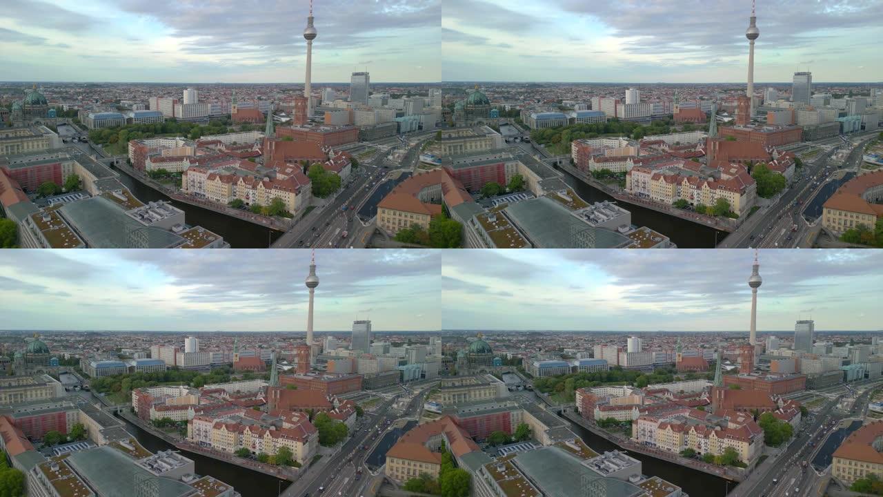城墙倒塌后的联合大都市。宁静的鸟瞰图飞行
天际线柏林市中心在夏季2022。4k吊杆滑向左无人机mar