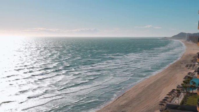 科尔特斯海海岸线风景优美的凸起景观