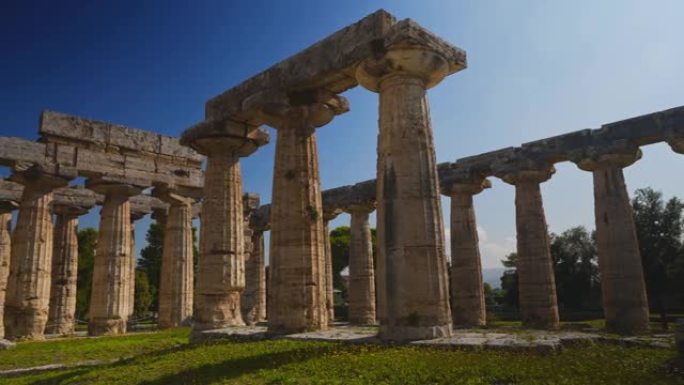 意大利帕埃斯图姆的第一座赫拉神庙。