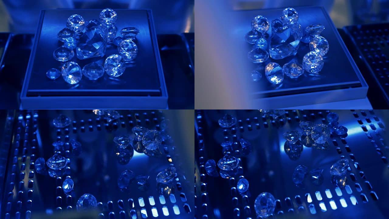 钻石在存储中，并被蓝光突出显示