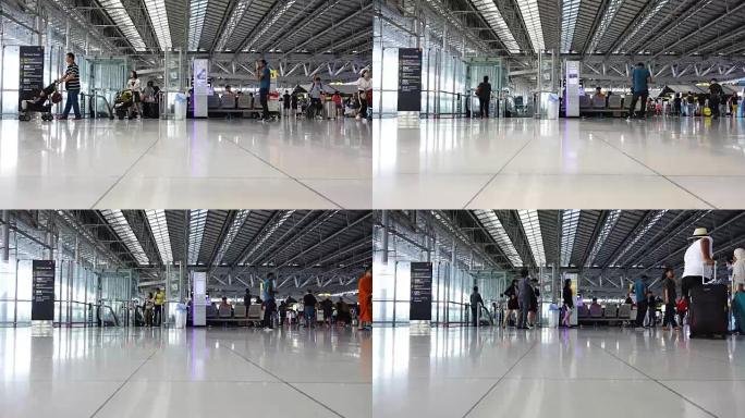 延时: 旅客在机场出发登机大厅拥挤