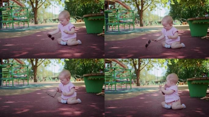 当一个孩子迈出第一步，被爱和微笑包围时，公园里的这一刻是纯粹的快乐
