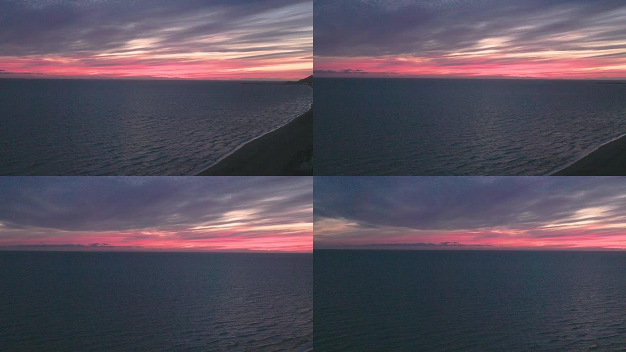 风景秀丽的科尔特斯海海岸线，黄昏
