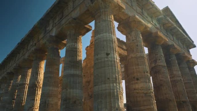 意大利帕埃斯图姆的赫拉第二神庙。